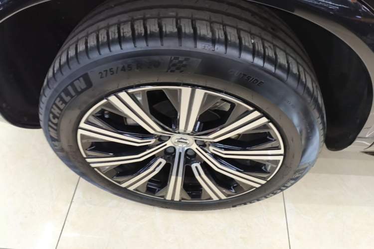 Used Volvo XC90 2024 B6 Zhiyi Luxury 7-Seater Right Rear Wheel Hub