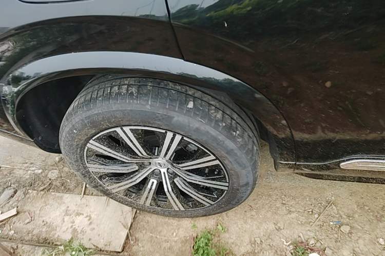 Used Volvo XC90 2024 B5 SmartDrive Luxury Edition 5 Seats Right Rear Wheel Hub
