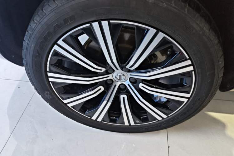 Used Volvo XC90 2024 B6 Zhiyi Luxury 7-Seater Right Rear Wheel Hub