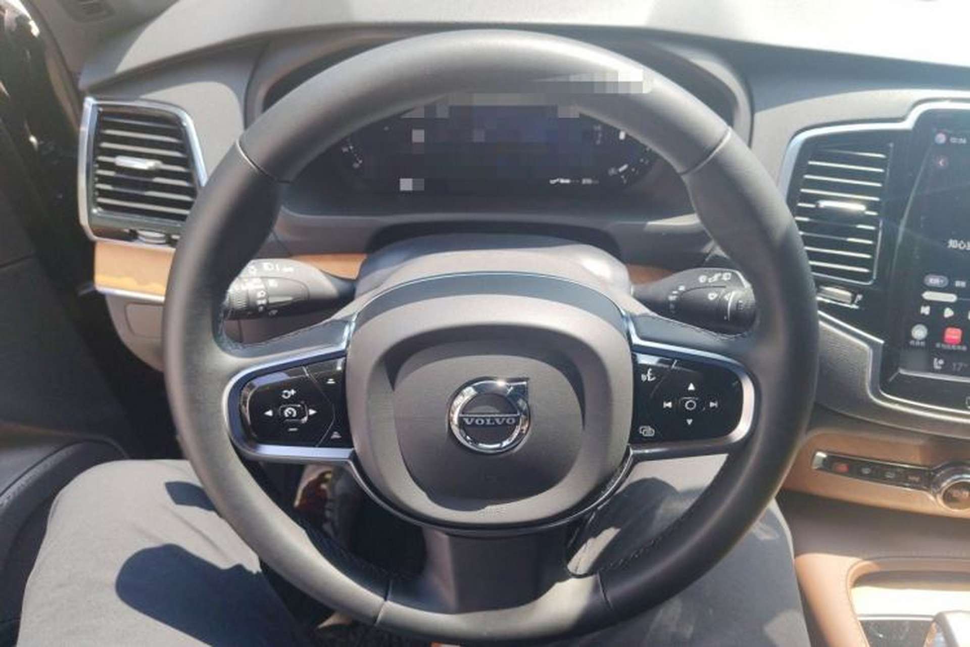 Used Volvo XC90 2024 B6 Zhiyi Luxury 7-Seater Steering Wheel