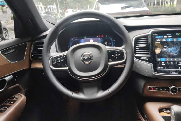 Used Volvo XC90 2024 B6 Zhiyi Luxury 7-Seater Steering Wheel