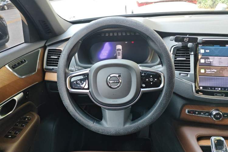 Used Volvo XC90 2024 B5 SmartDrive Luxury Edition 5 Seats Steering Wheel