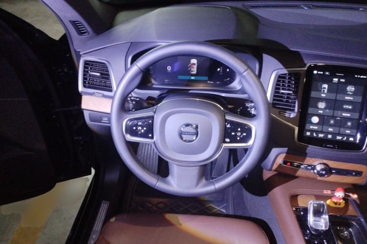 Used Volvo XC90 2024 B5 SmartDrive Luxury Edition 7-Seater Steering Wheel