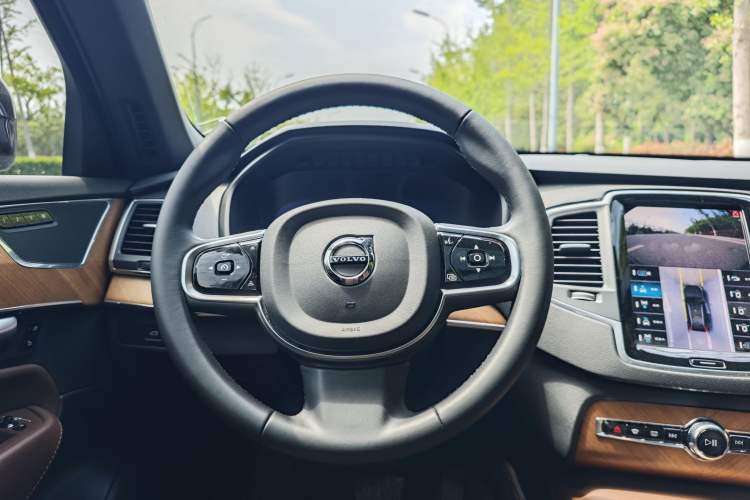 Used Volvo XC90 2024 B5 SmartDrive Luxury Edition 5 Seats Steering Wheel