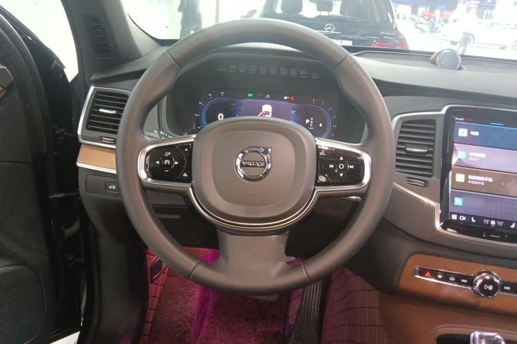 Used Volvo XC90 2024 B5 SmartDrive Luxury Edition 5 Seats Steering Wheel