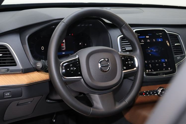 Used Volvo XC90 2024 B5 SmartDrive Luxury Edition 5 Seats Steering Wheel