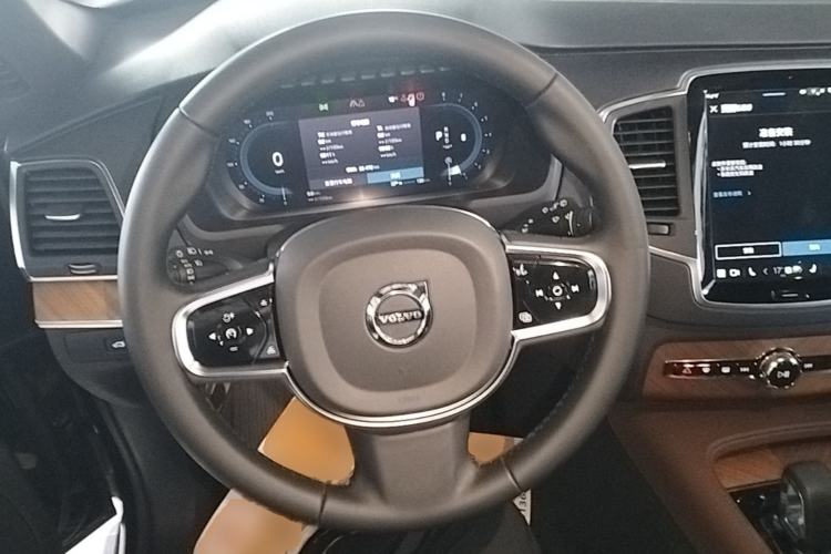 Used Volvo XC90 2024 B5 SmartDrive Luxury Edition 5 Seats Steering Wheel