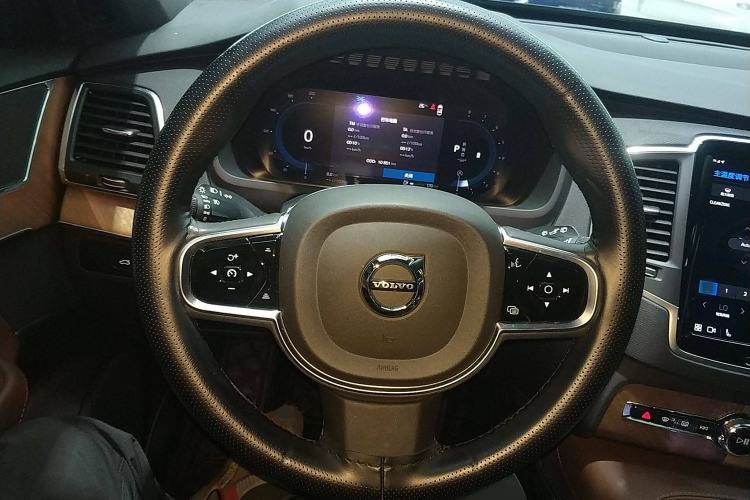 Used Volvo XC90 2024 B5 SmartDrive Luxury Edition 5 Seats Steering Wheel