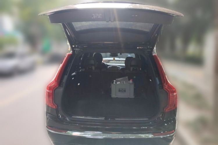 Used Volvo XC90 2024 B6 Zhiyi Luxury 7-Seater Trunk