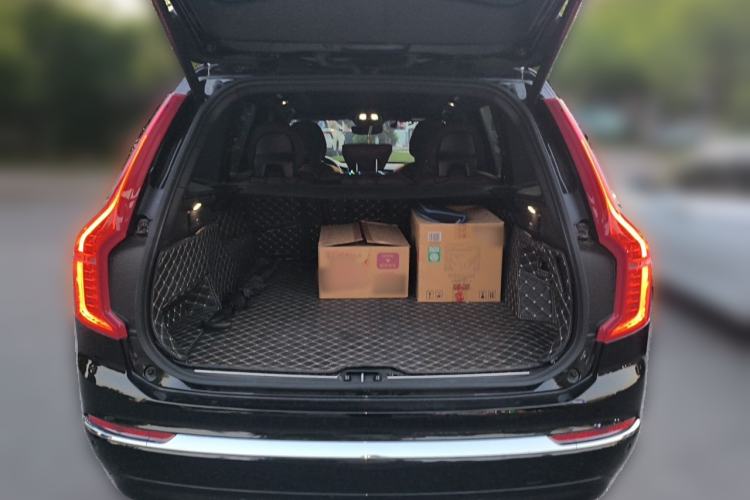 Used Volvo XC90 2024 B5 SmartDrive Luxury Edition 5 Seats Trunk