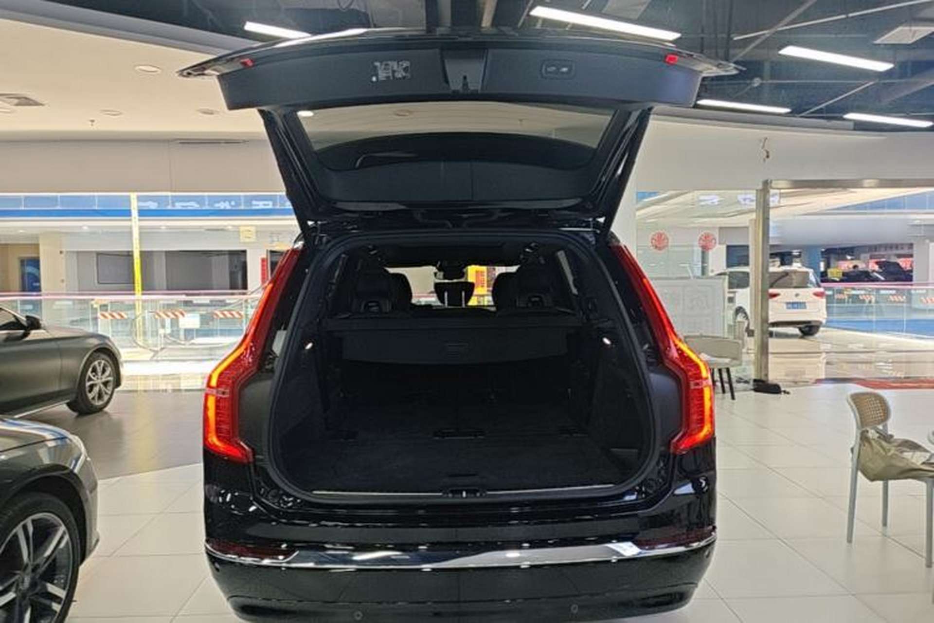 Used Volvo XC90 2024 B5 SmartDrive Luxury Edition 7-Seater Trunk