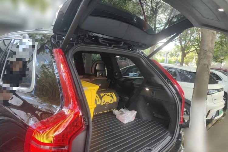 Used Volvo XC90 2024 B6 Zhiyi Luxury 7-Seater Trunk