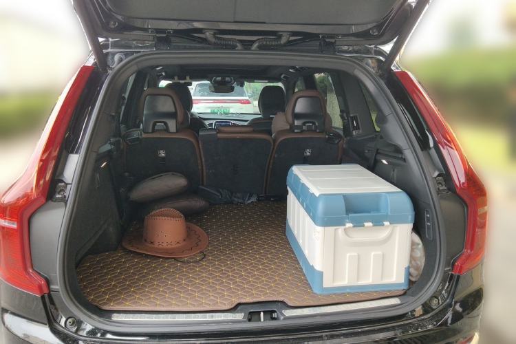 Used Volvo XC90 2024 B6 Zhiya Luxury 7-Seater Trunk