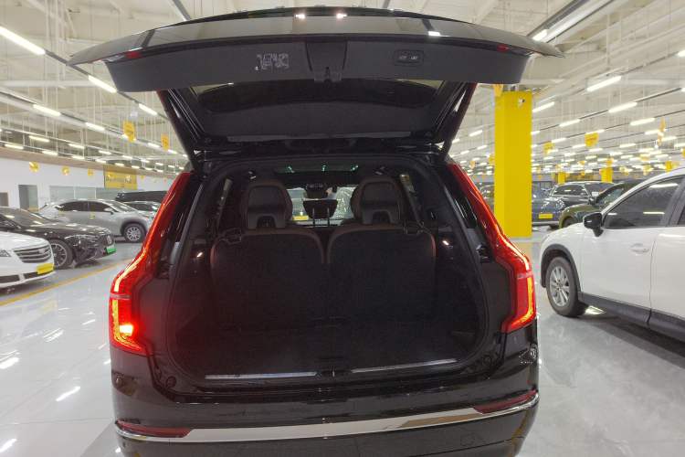 Used Volvo XC90 2024 B5 SmartDrive Luxury Edition 7-Seater Trunk