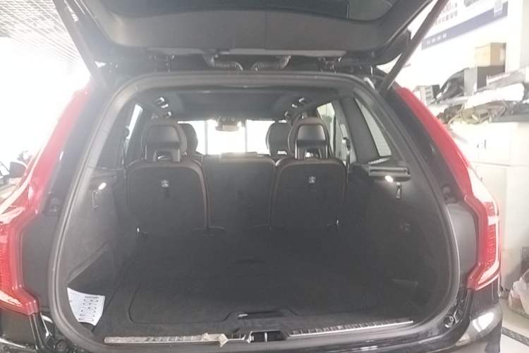 Used Volvo XC90 2024 B5 SmartDrive Luxury Edition 5 Seats Trunk