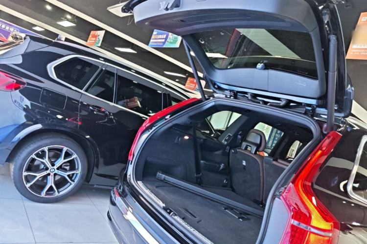 Used Volvo XC90 2024 B6 Zhiyi Luxury 7-Seater Trunk