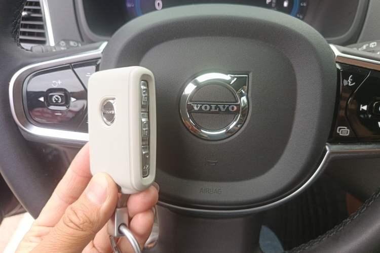 Used Volvo XC90 2024 B6 Zhiyi Luxury 7-Seater Vehicle Key