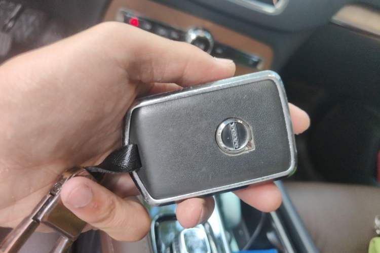 Used Volvo XC90 2024 B6 Zhiyi Luxury 7-Seater Vehicle Key