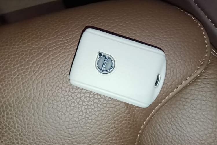 Used Volvo XC90 2024 B6 Zhiyi Luxury 7-Seater Vehicle Key