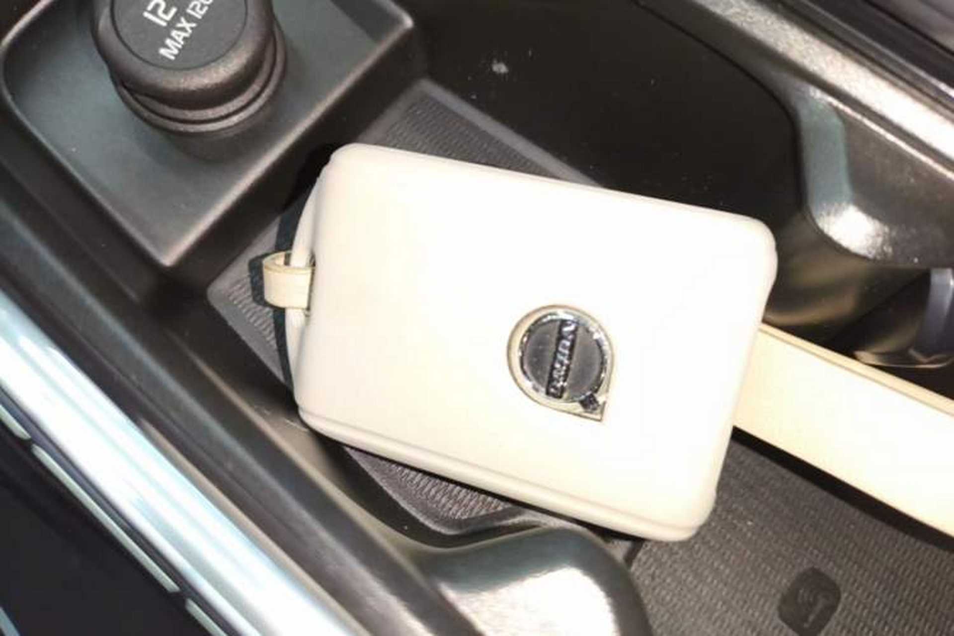 Used Volvo XC90 2024 B6 Zhiyi Luxury 7-Seater Vehicle Key