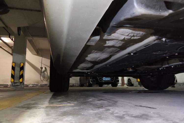 Used Volvo XC90 2024 B6 Zhiyi Luxury 7-Seater Chassis Rear Left