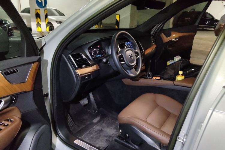 Used Volvo XC90 2024 B6 Zhiyi Luxury 7-Seater Driver Seat