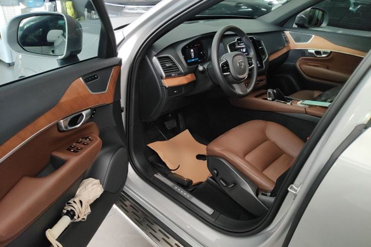 Used Volvo XC90 2024 B5 SmartDrive Luxury Edition 5 Seats Driver Seat