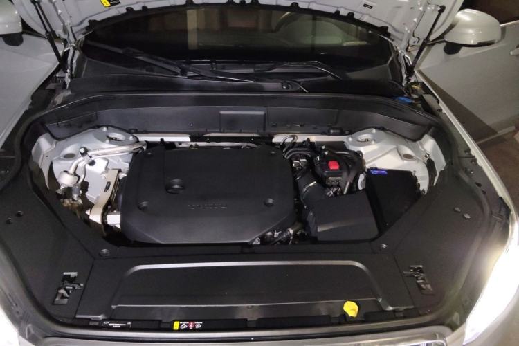 Used Volvo XC90 2024 B6 Zhiyi Luxury 7-Seater Engine Bay