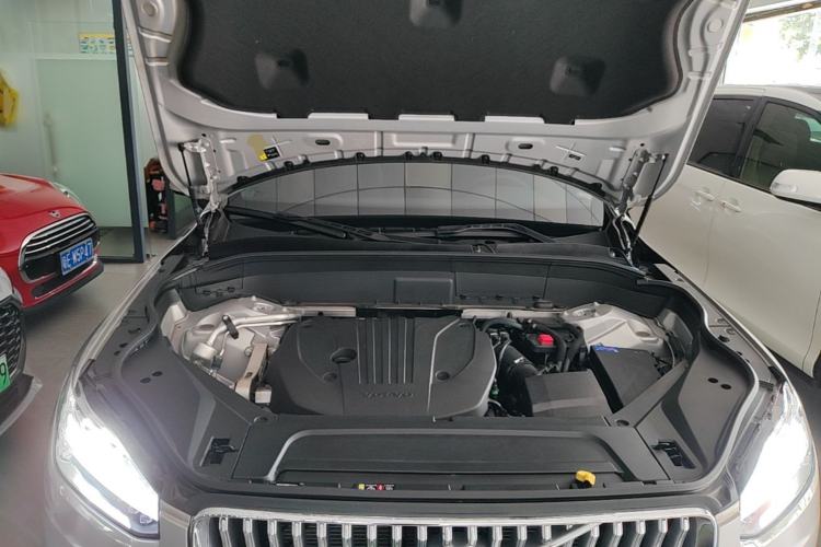 Used Volvo XC90 2024 B5 SmartDrive Luxury Edition 5 Seats Engine Bay