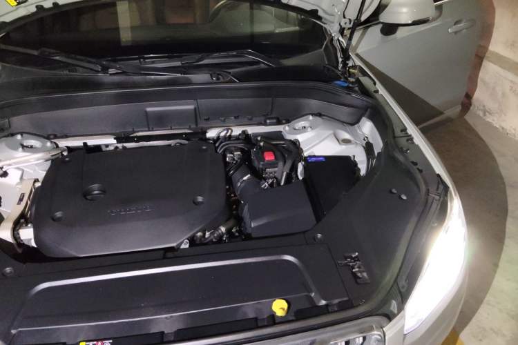 Used Volvo XC90 2024 B6 Zhiyi Luxury 7-Seater Engine Bay Left
