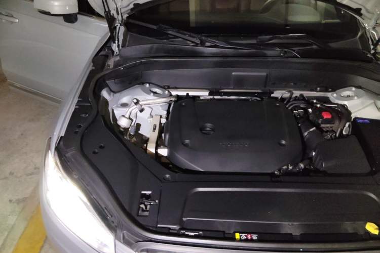 Used Volvo XC90 2024 B6 Zhiyi Luxury 7-Seater Engine Bay Right