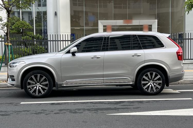 Used Volvo XC90 2024 B5 SmartDrive Luxury Edition 5 Seats Exterior 4
