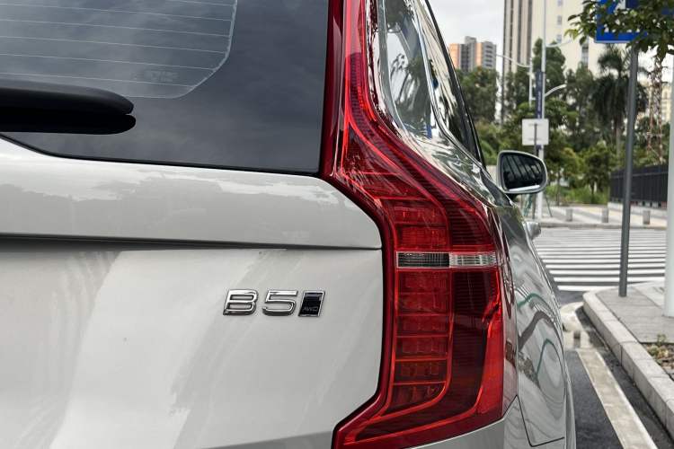 Used Volvo XC90 2024 B5 SmartDrive Luxury Edition 5 Seats Exterior 8