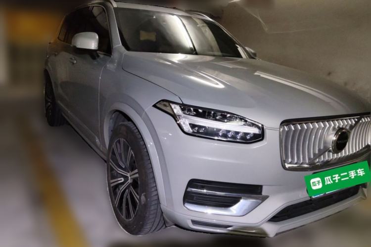 Used Volvo XC90 2024 B6 Zhiyi Luxury 7-Seater Front Right 45 Deg
