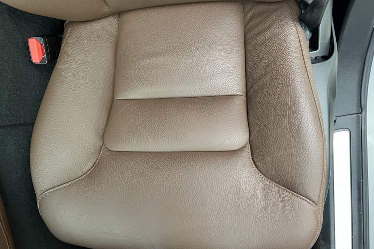 Used Volvo XC90 2024 B5 SmartDrive Luxury Edition 5 Seats Interior 4