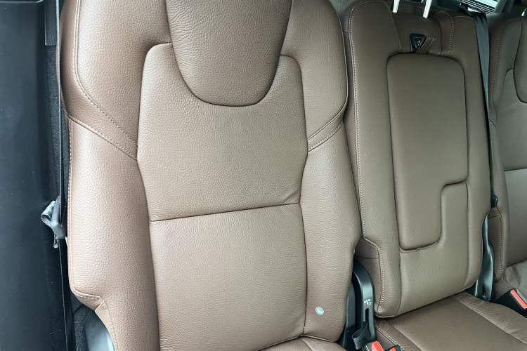 Used Volvo XC90 2024 B5 SmartDrive Luxury Edition 5 Seats Interior 7