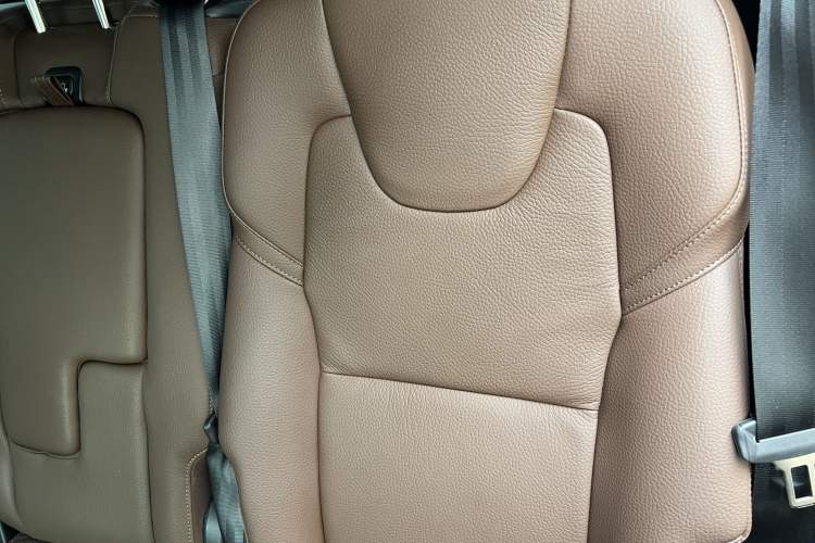 Used Volvo XC90 2024 B5 SmartDrive Luxury Edition 5 Seats Interior 9