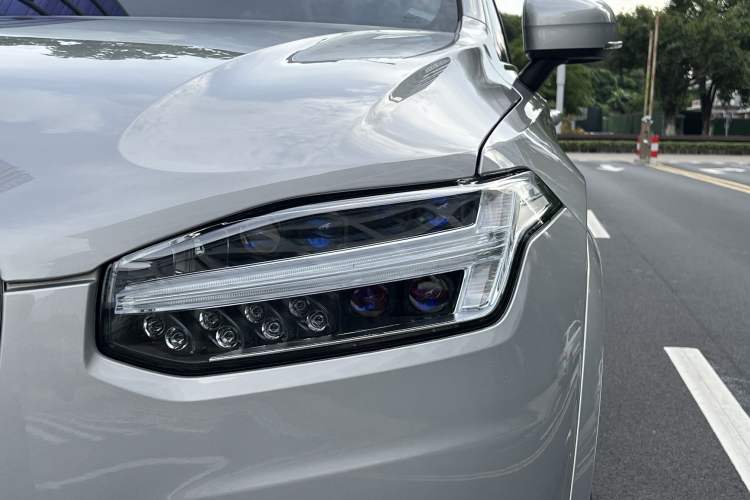 Used Volvo XC90 2024 B5 SmartDrive Luxury Edition 5 Seats Left Front Headlight