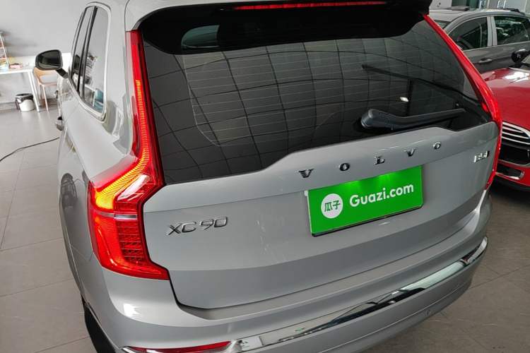 Used Volvo XC90 2024 B5 SmartDrive Luxury Edition 5 Seats Rear Left 45 Deg