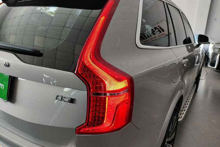 Used Volvo XC90 2024 B5 SmartDrive Luxury Edition 5 Seats Right Rear Taillight