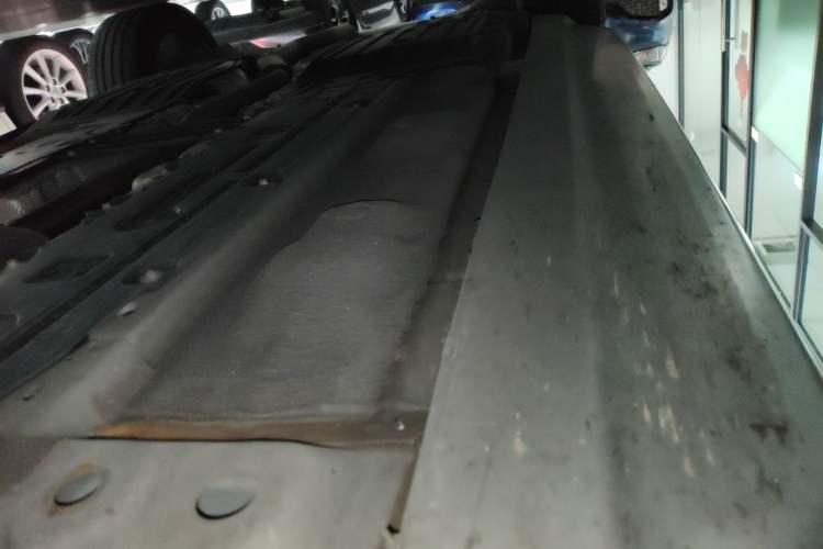Used Volvo XC90 2024 B5 SmartDrive Luxury Edition 5 Seats Right Side Sill