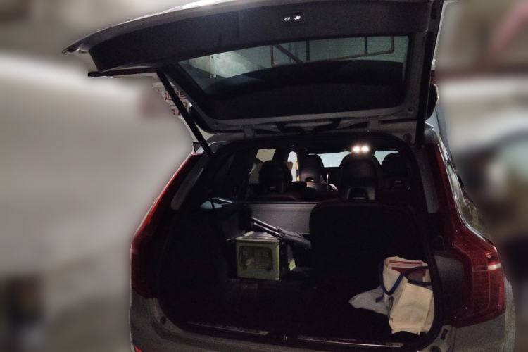 Used Volvo XC90 2024 B6 Zhiyi Luxury 7-Seater Trunk