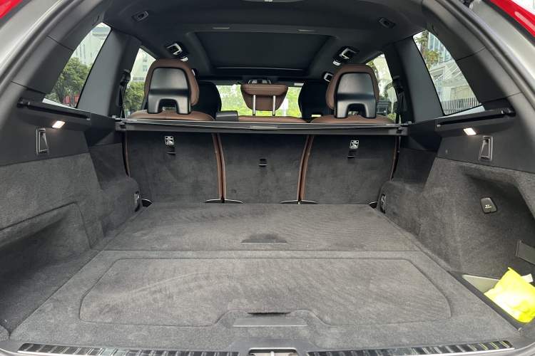 Used Volvo XC90 2024 B5 SmartDrive Luxury Edition 5 Seats Trunk