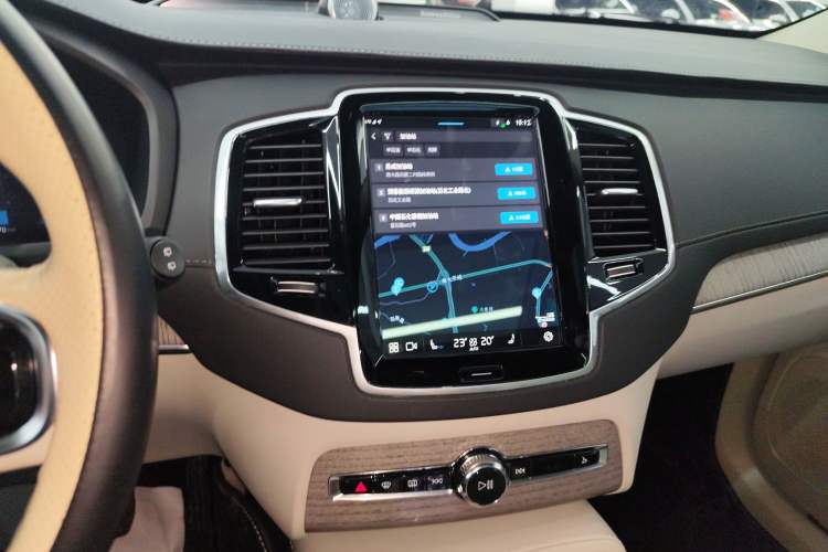 Used Volvo XC90 2024 B6 Zhiya Luxury 7-Seater Audio And AC Panel