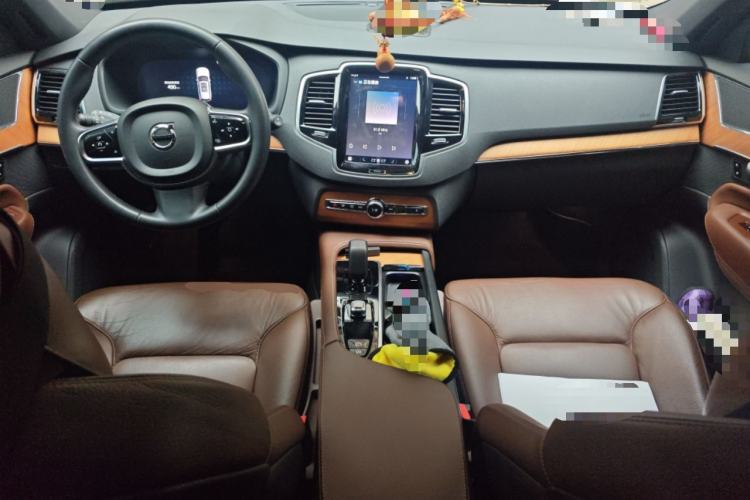 Used Volvo XC90 2024 B6 Zhiyi Luxury 7-Seater Center Console