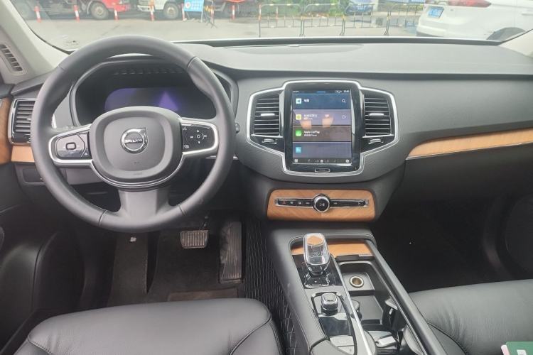 Used Volvo XC90 2024 B6 Zhiyi Luxury 7-Seater Center Console