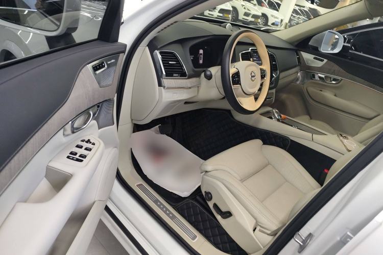 Used Volvo XC90 2024 B6 Zhiya Luxury 7-Seater Driver Seat