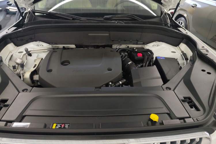 Used Volvo XC90 2024 B6 Zhiya Luxury 7-Seater Engine Bay
