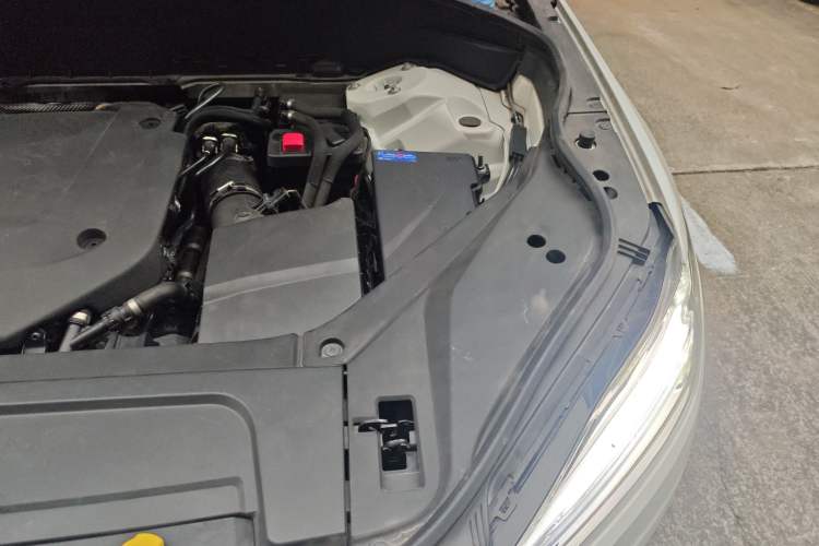 Used Volvo XC90 2024 B6 Zhiyi Luxury 7-Seater Engine Bay Left