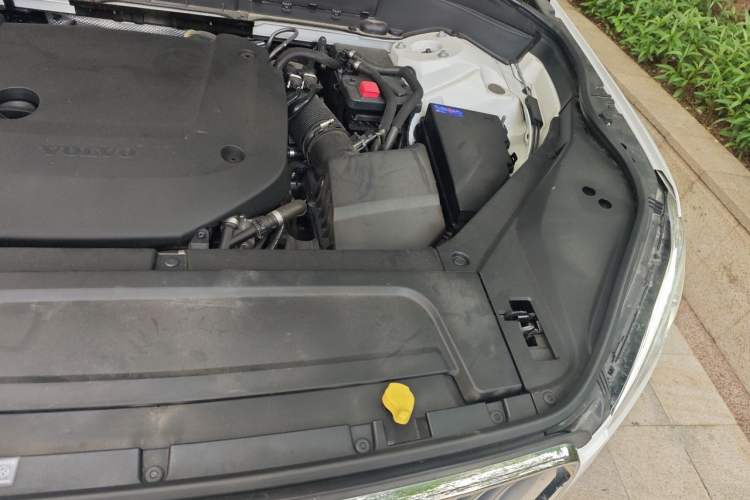 Used Volvo XC90 2024 B6 Zhiyi Luxury 7-Seater Engine Bay Left